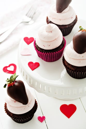Post image for Chocolate Covered Strawberry Cupcakes