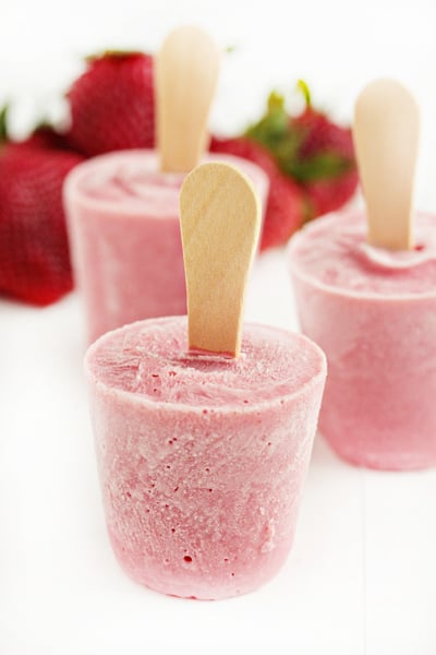 Post image for Strawberry-Ricotta Popsicles