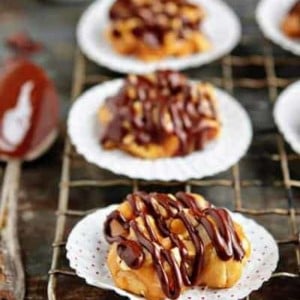 Caramel cashew clusters on a cooling rack