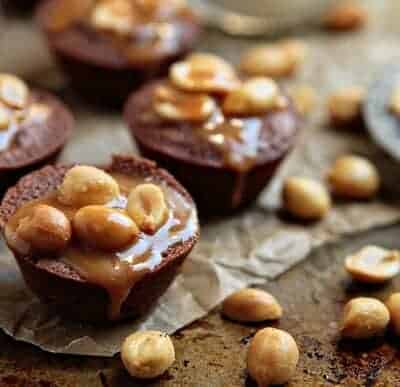 Snickers Brownie Bites