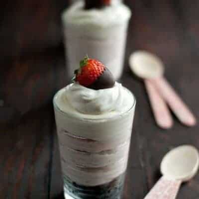 No Bake Strawberry Oreo Cheesecake