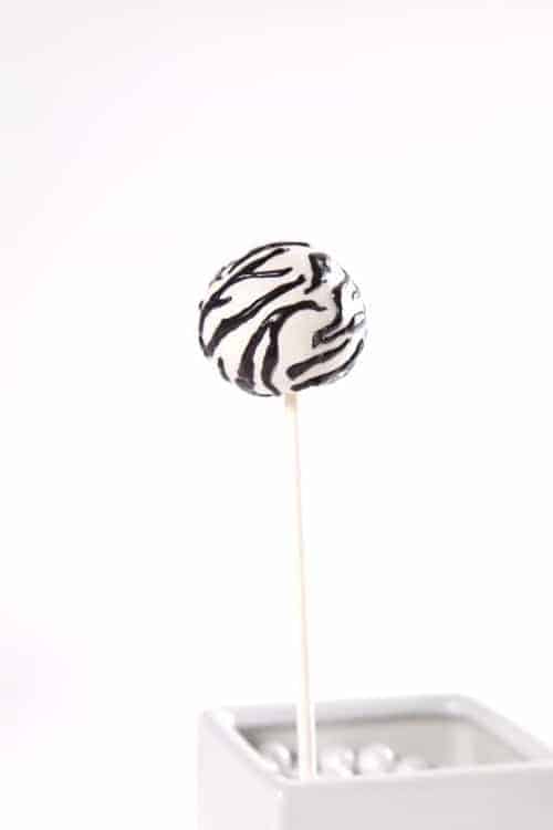 Black and White Cake Pops!, Learn Colours