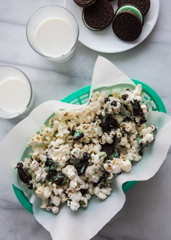 Mint Cookies and Cream Popcorn on My Baking Addiction