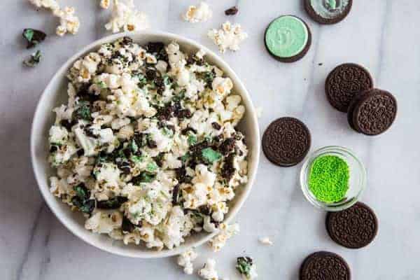 Mint Cookies and Cream Popcorn on My Baking Addiction
