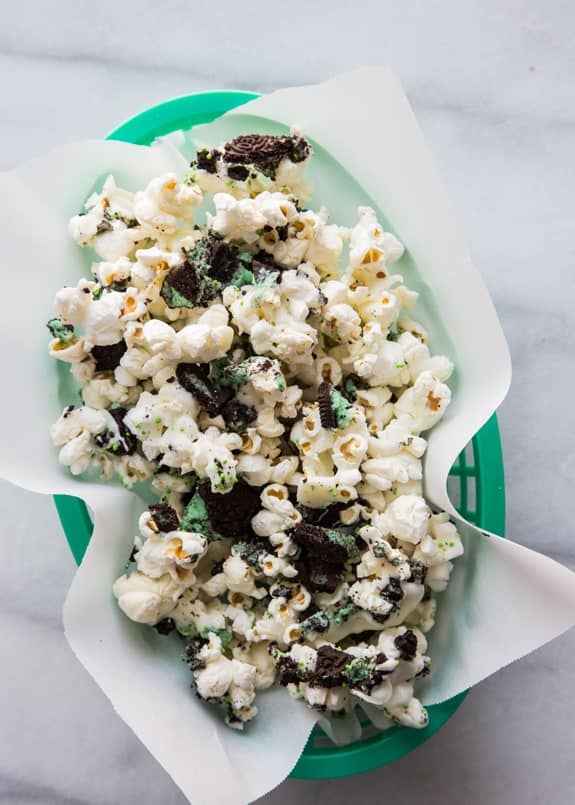 Mint Cookies and Cream Popcorn on My Baking Addiction