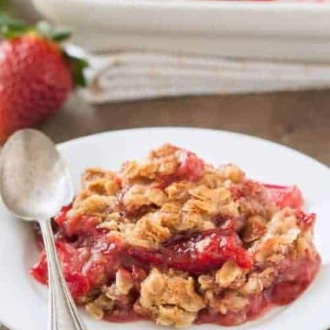 Gluten-Free Strawberry Rhubarb Crumble