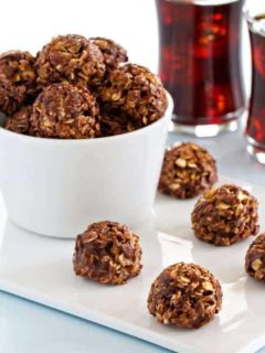 Chocolate Almond Butter Granola Bites are easy to make and the perfect afternoon pick-me-up!