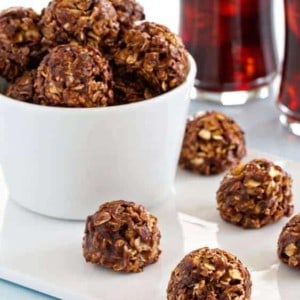 Chocolate Almond Butter Granola Bites are easy to make and the perfect afternoon pick-me-up!