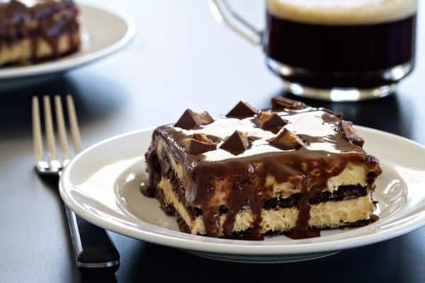 Peanut butter cup eclair cake is no-bake, make-ahead, and freezable. That there's peanut butter is just a bonus, really.