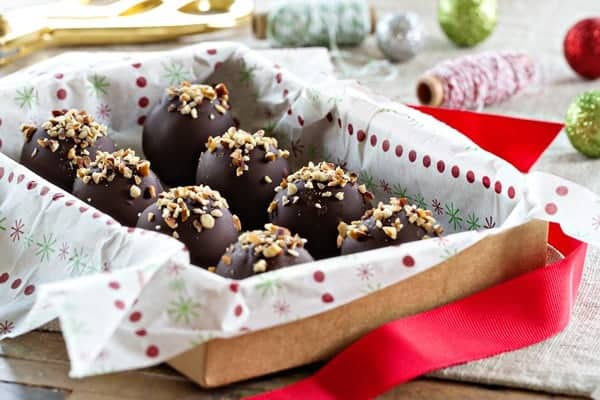 Turtle Cookies Balls have only five ingredients and three steps. A simple bite of sweetness.