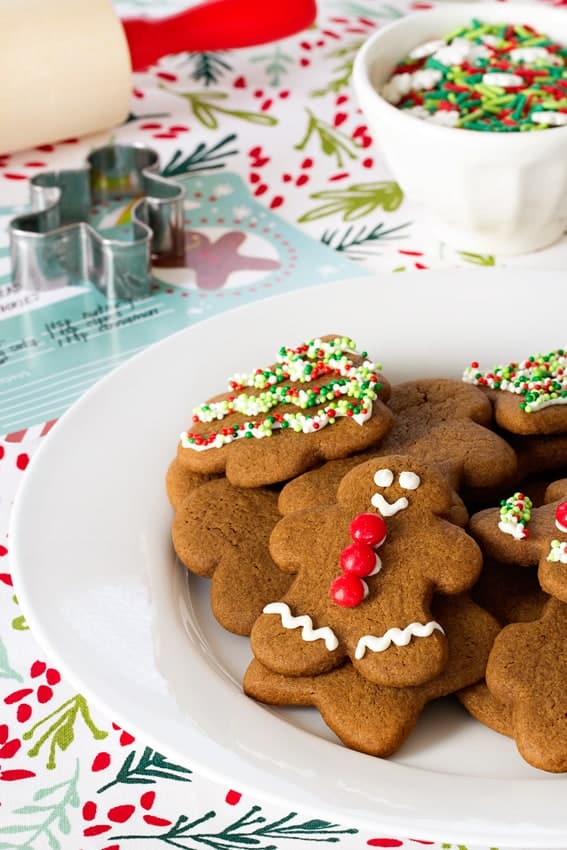 Host a DIY Cookie Party for Kids complete with free printable and invitations from EVITE.