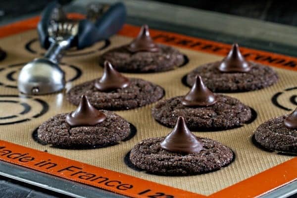 The Silpat Perfect Cookie Mat makes spacing and baking up perfect cookies a breeze. You'll love having it in your kitchen.