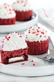 Red-Velvet-Cheesecake-