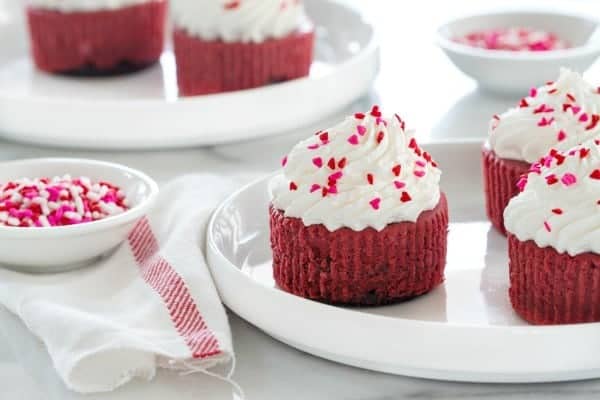Red Velvet Cheesecakes will make your Valentine's Day memorable. Sweet and perfect.