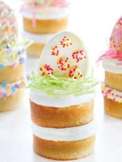 Mini Vanilla Bean Cakes delight your palate with a vanilla bean frosting. Pure and delightful.