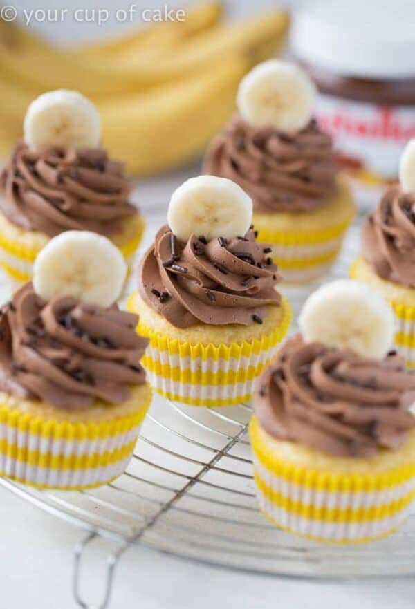 Banana Nutella Cupcakes would be perfect for your next party. Adults and kids will go crazy for them!