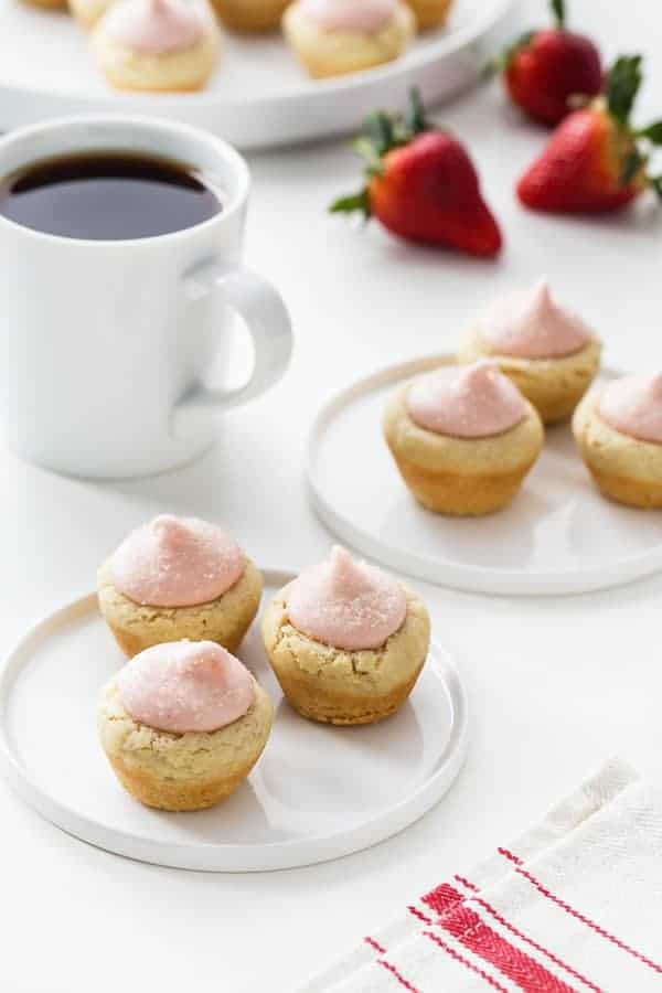 Lemon Sugar Cookie Cups with Strawberry Frosting are just about the cutest Easter sweet you could make.  Who could resist these cuties?