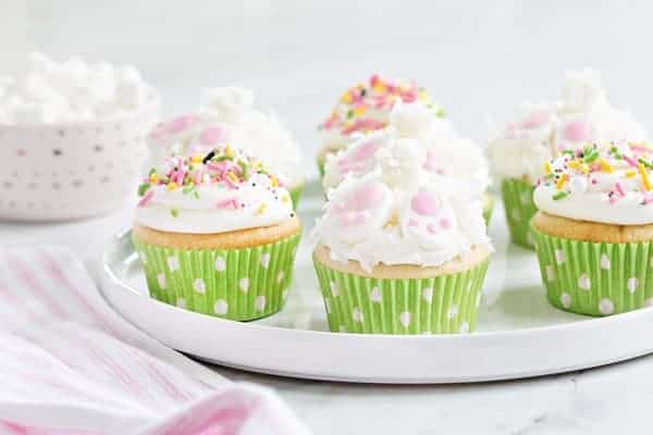 Bunny Butt Cupcakes are the perfect dessert for your Easter brunch. So incredibly cute!