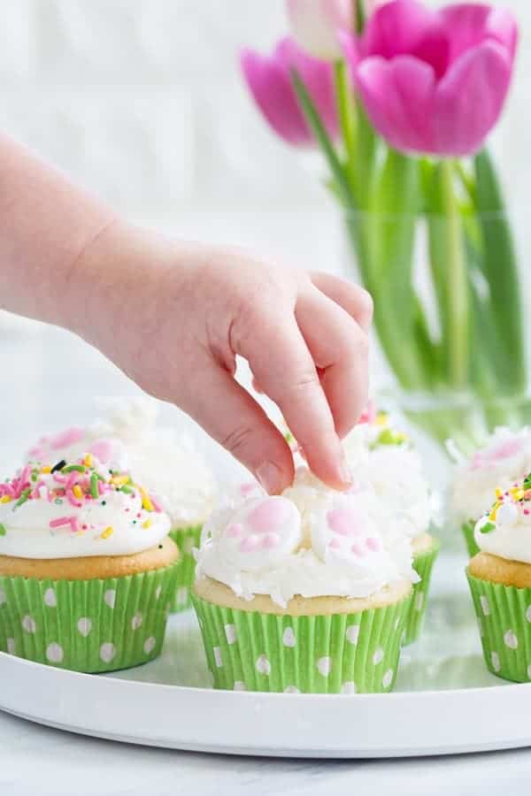 Bunny Butt Cupcakes are the perfect dessert for your Easter brunch. So darn cute!