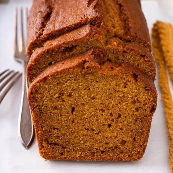 cropped-sliced-pumpkin-bread.jpg