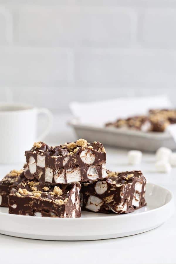 Nutella S'mores Fudge is simple to make and delicious to eat. Indoor s'mores, anyone? 