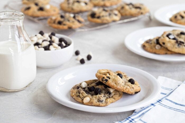 Cookies "N' Creme Cookies are bursting with big flavor thanks to white chips and chocolate cookie bits. So perfect for the holidays!
