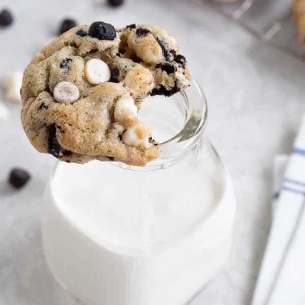 Cookies "N' Creme Cookies are bursting with big flavor thanks to white chips and chocolate cookie bits. So darn good!