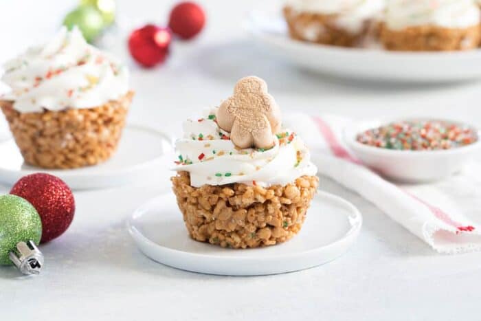 Gingerbread Marshmallow Treat Cupcakes are an adorable and delicious addition to any holiday dessert plate! Easy, fun and festive!