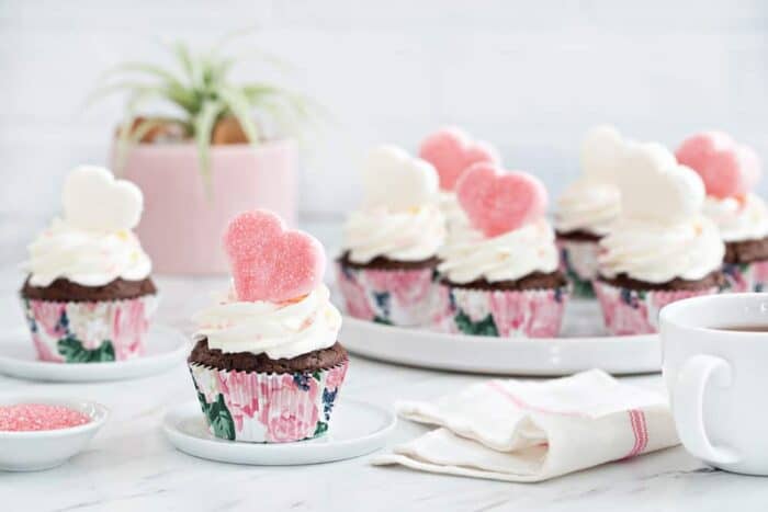 Valentine Marshmallow Cupcakes are a simple and delicious dessert for Valentine's Day. So love-ly!