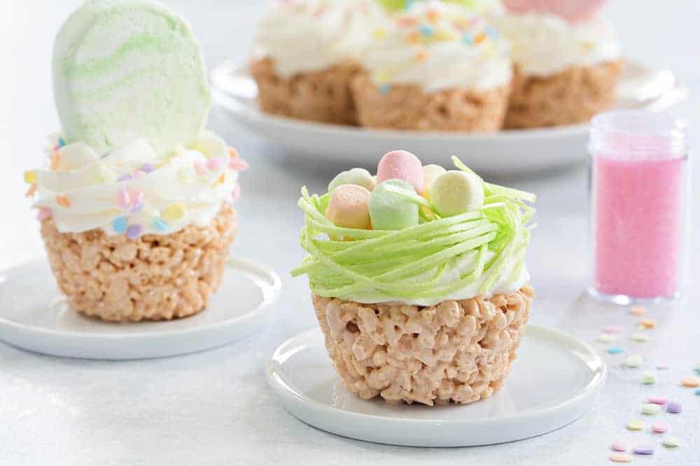 Marshmallow Treat Cupcakes are an sweet and delicious addition to any party!  Easy and totally fun!