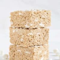 Brown Butter Rice Krispie Treats take your favorite marshmallow treats to the next level with brown butter and maple for a fall-themed treat that is as easy as can be.