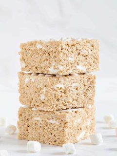 Brown Butter Rice Krispie Treats take your favorite marshmallow treats to the next level with brown butter and maple for a fall-themed treat that is as easy as can be.