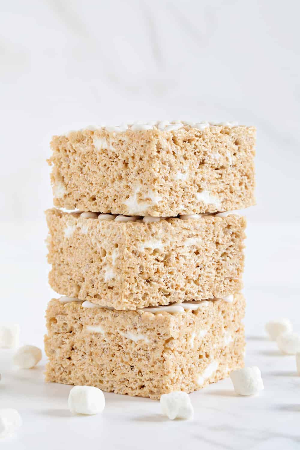 Brown Butter Rice Krispie Treats take your favorite marshmallow treats to the next level with brown butter and maple for a fall-themed treat that is as easy as can be.