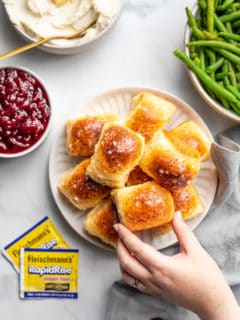 cropped-pile-of-cheddar-dinner-rolls.jpg