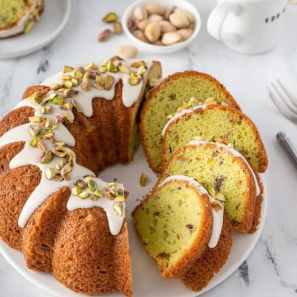 cropped-sliced-pistachio-pudding-cake.jpg