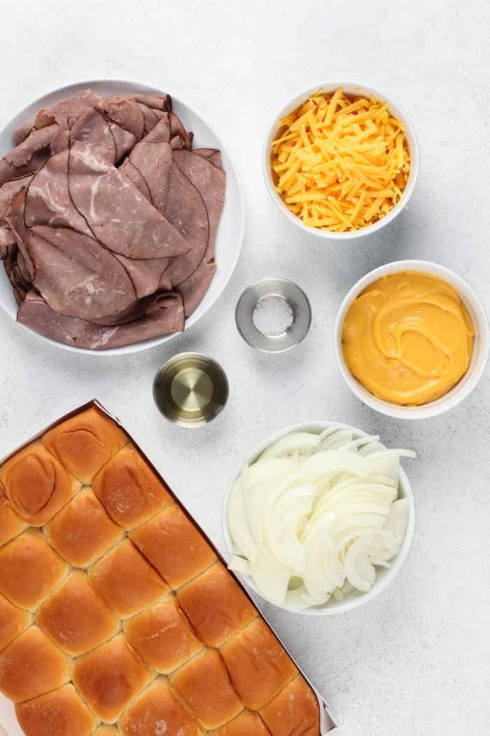 Cheesy roast beef slider ingredients.