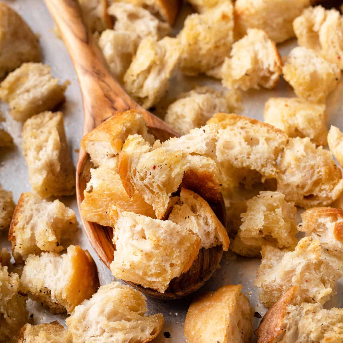 Homemade Croutons {Simple Baking Method} - FeelGoodFoodie