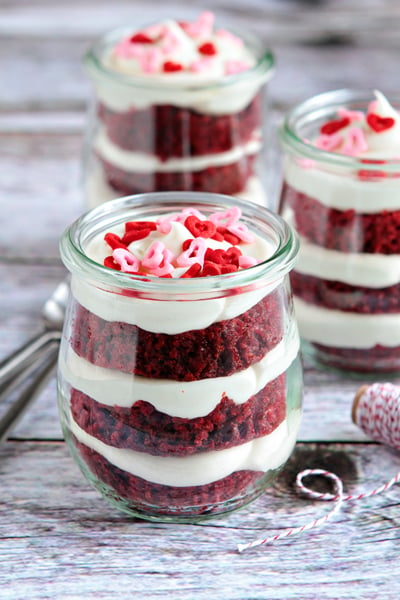Red Velvet Cupcakes In A Jar | Valentine's Day Dessert Recipes